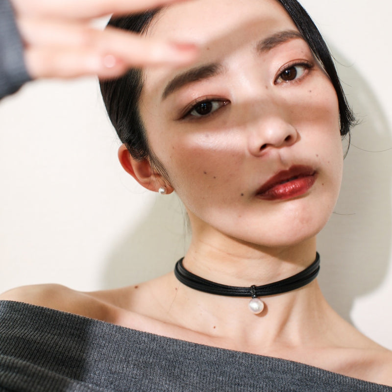 【Maya】 Leather Choker Necklace with Freshwater Pearl 12mmUP (marlena-52-10022)